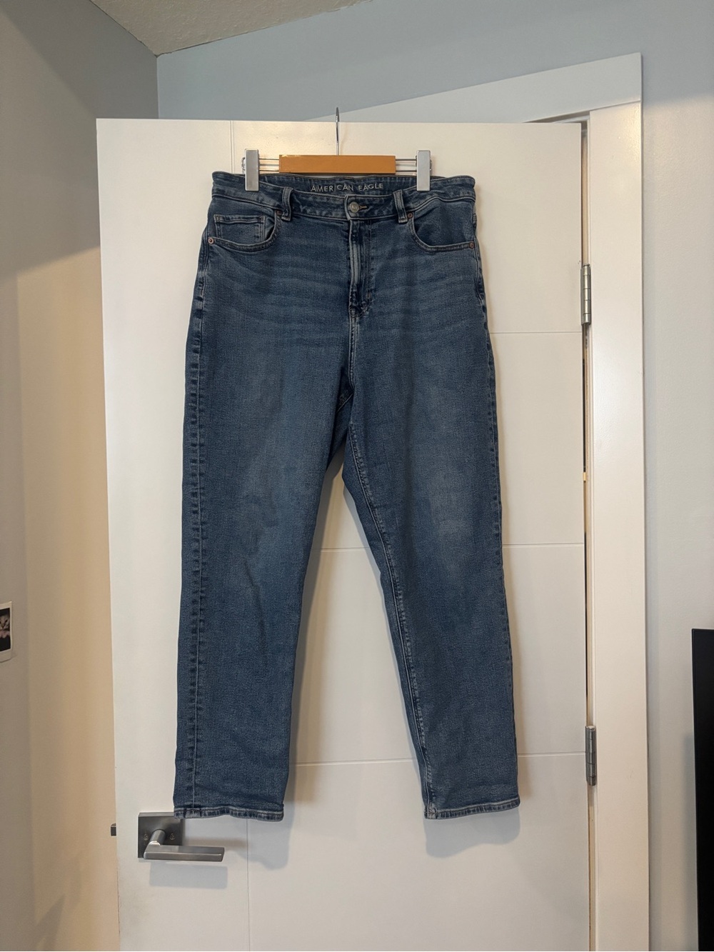 American Eagle Outfitters Women’s High-Rise Mom Blue Jeans